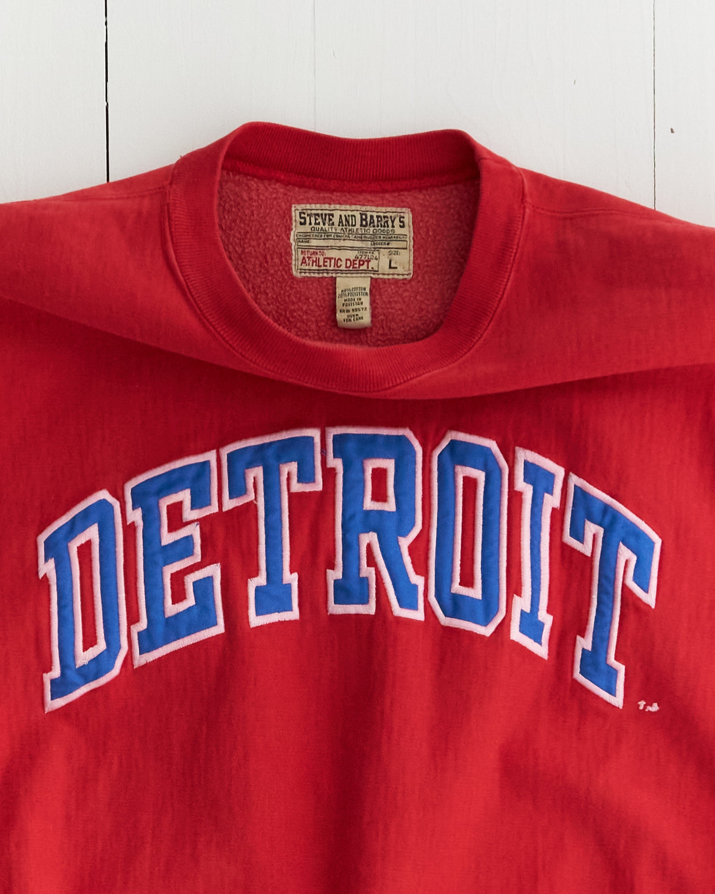 Sweatshirt Vintage Detroit à col rond – Pull universitaire rouge brodé