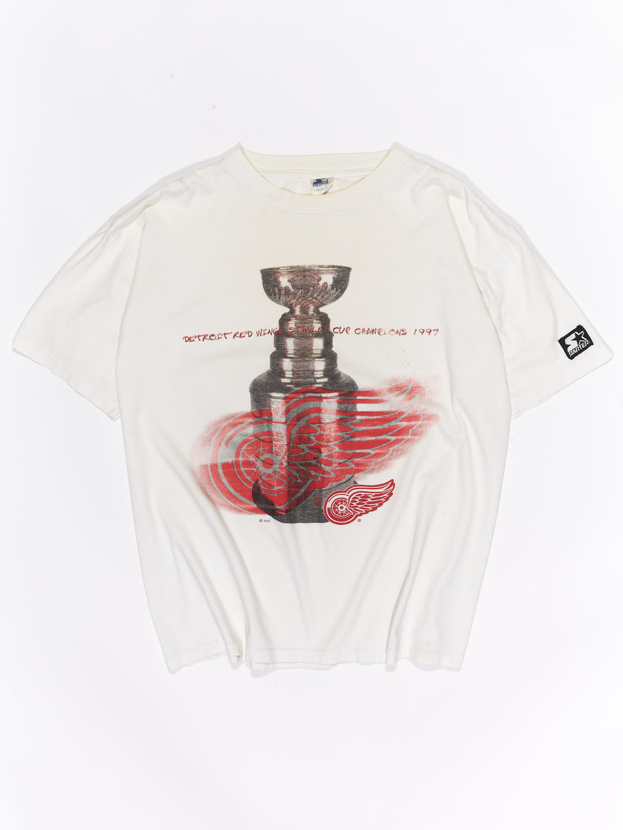 1997 Starter Detroit Red Wings T-shirt in a vintage style from thrift store Twise Studio